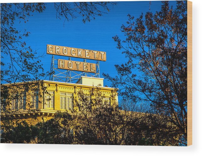 Alamo Wood Print featuring the photograph The Crockett Hotel by Melinda Ledsome