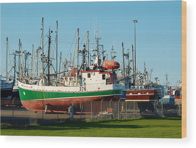 Boats Wood Print featuring the photograph The Docktors Waitingroom by Ron Haist