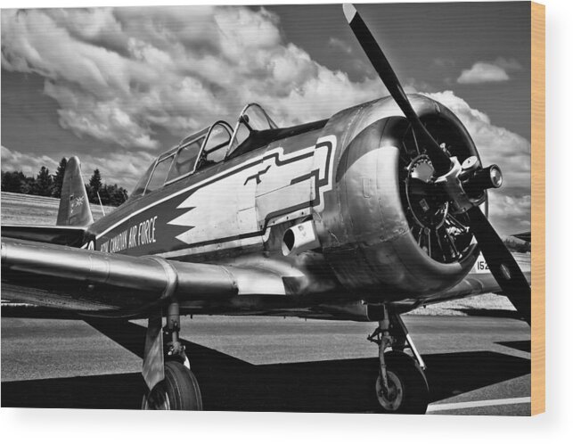 The North American T-6 Texan Wood Print featuring the photograph The North American T-6 Texan by David Patterson