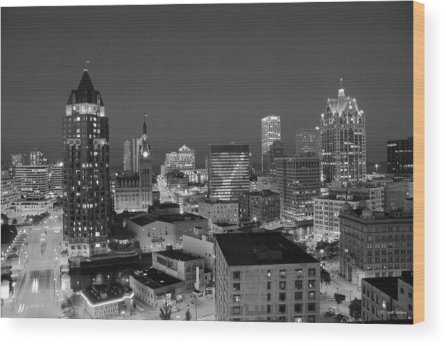 Milwaukee Wood Print featuring the digital art The Smile That Rocks 2bw by Geoff Strehlow