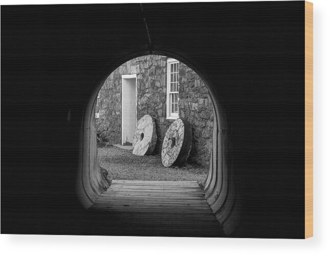 Black & White Wood Print featuring the photograph Thru Time by Lucia Vicari