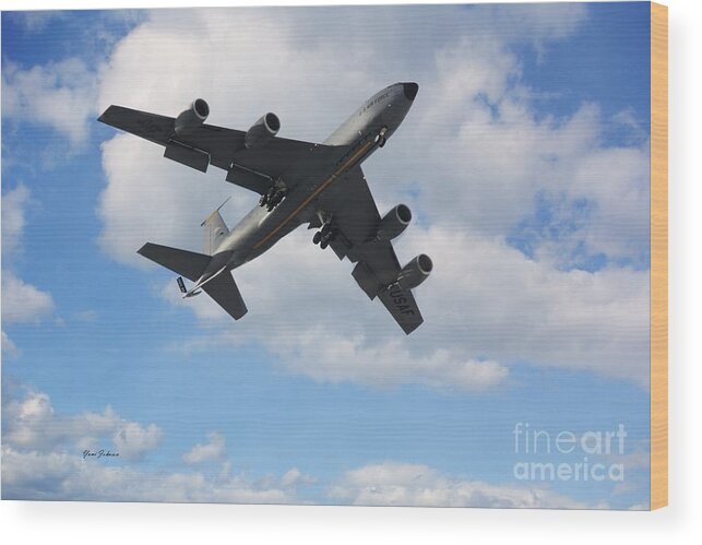 Air Refueling Wing Wood Print featuring the photograph Under the cloud by Yumi Johnson