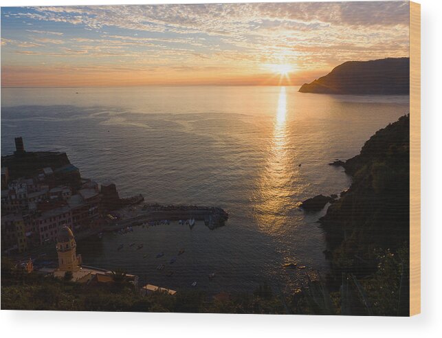 Cinque Terre Wood Print featuring the photograph Vernazza Sunset - I by Carl Amoth