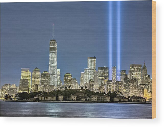 911 Wood Print featuring the photograph WTC Tribute In Lights by Susan Candelario