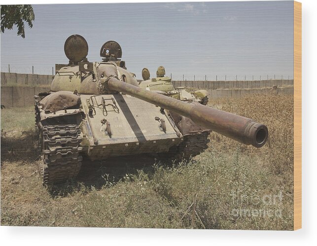 Cannon Wood Print featuring the photograph A Russian T-55 Main Battle Tank by Terry Moore