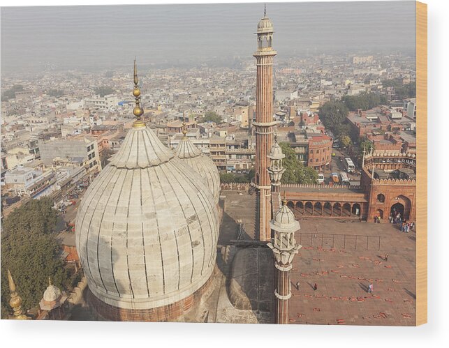 Horizontal Wood Print featuring the photograph Jama Masjid Mosque In Old Delhi, India by Peter Adams