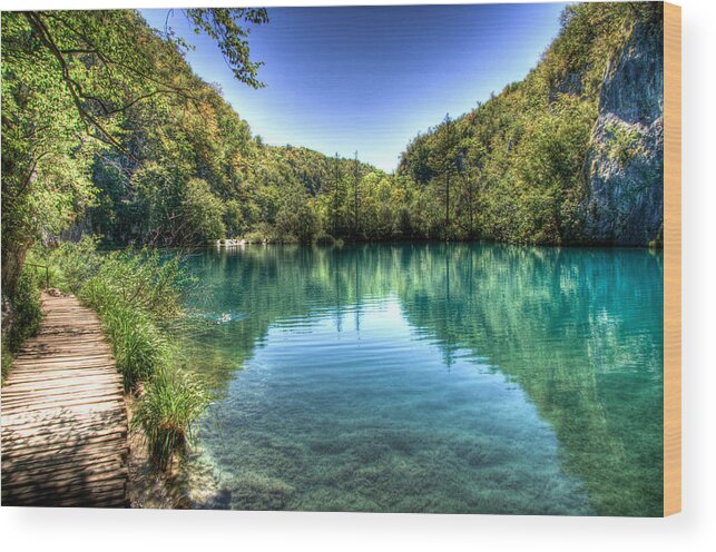 Islands Wood Print featuring the photograph Mountain Lake by Andrea Barbieri