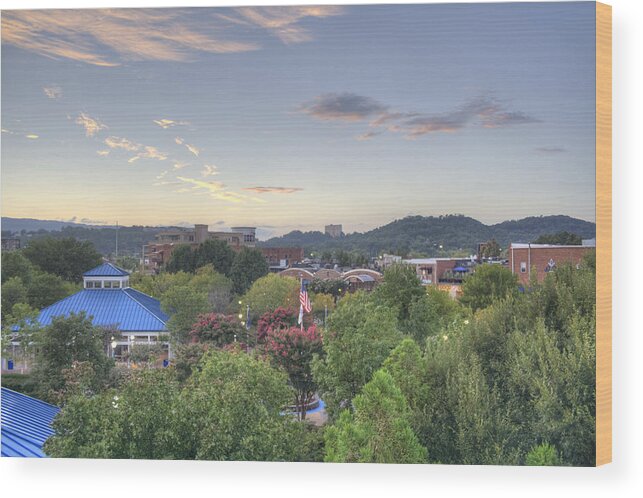 Chattanooga Wood Print featuring the photograph North Chattanooga by David Troxel