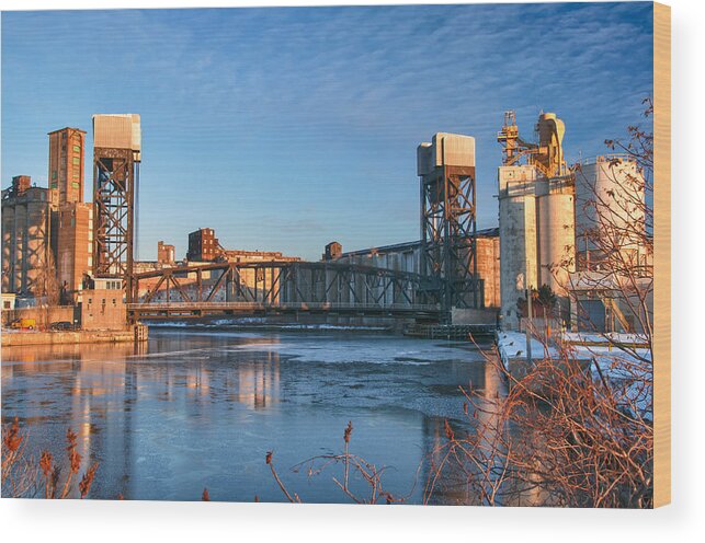 Bridges Wood Print featuring the photograph Ohio Street Bridge 10672 by Guy Whiteley