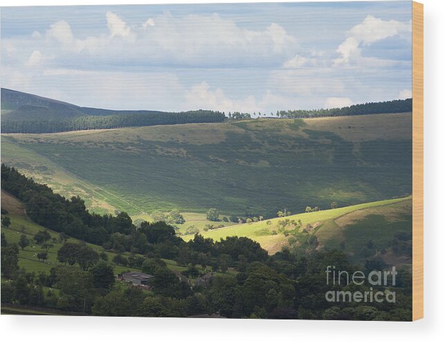 Britain Wood Print featuring the photograph Pennine way view by Andrew Michael