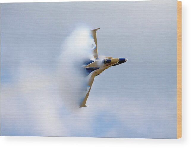 F-18 Wood Print featuring the photograph Pulling Vapor by Bill Lindsay