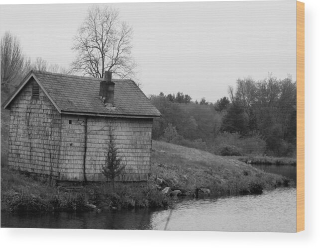 Well House Wood Print featuring the photograph Well House 1 by Kim Galluzzo