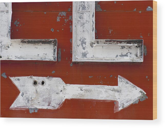 Route 66 Wood Print featuring the photograph White Arrow on Motel Sign by Carol Leigh