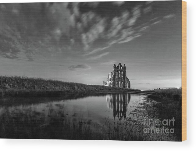 England Wood Print featuring the photograph 02-29am in Whitby BW by Mariusz Talarek