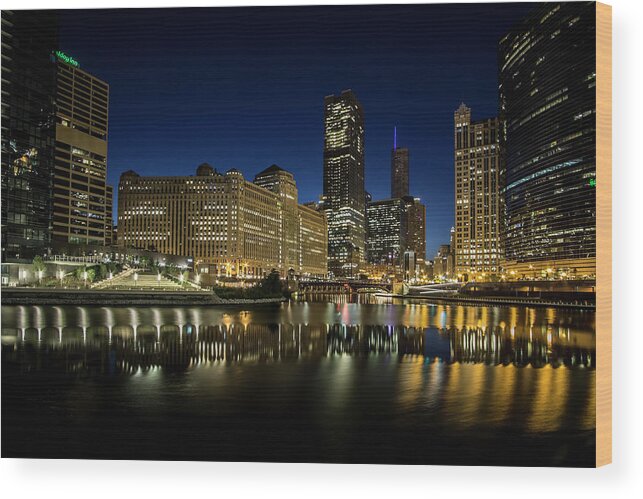 Chicago Wood Print featuring the photograph Chicago river and skyline at dawn #2 by Sven Brogren