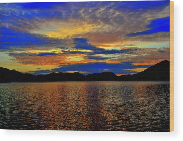 Lakeview Wood Print featuring the digital art Moosehead lake #4 by Aron Chervin
