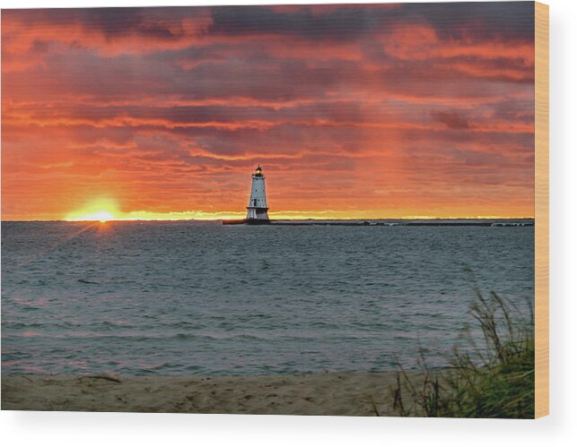 Ludington Mi Wood Print featuring the photograph Awesome Sunset with Lighthouse by Lester Plank
