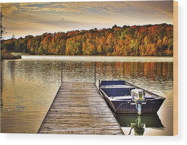 Le-aqua-na State Park Wood Print featuring the photograph Boat Dock Le-Aqua-Na II by Roger Passman