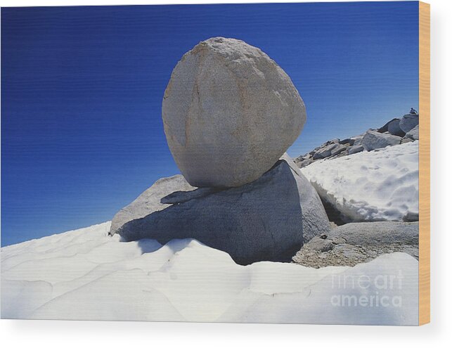 Balanced Rock Wood Print featuring the photograph Boulder Near Mono Lake by George D. Lepp