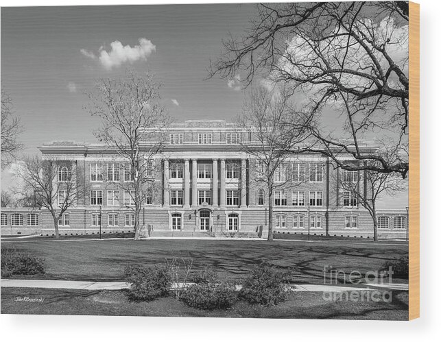 Bgsu Wood Print featuring the photograph Bowling Green State University University Hall by University Icons