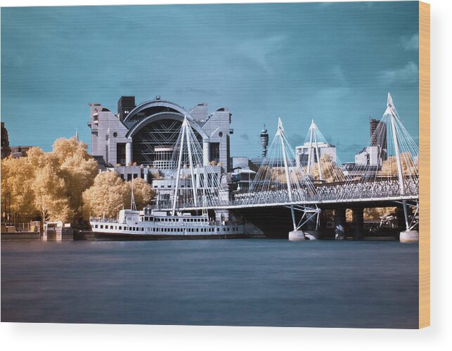 London Wood Print featuring the photograph Bridge to Charing Cross by Helga Novelli