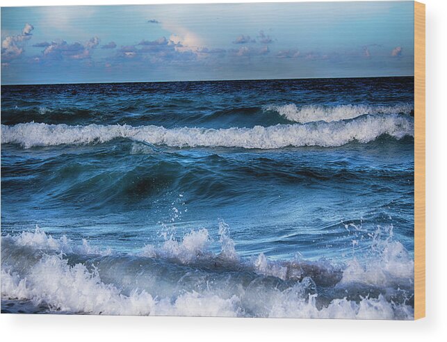 Ocean Waves Wood Print featuring the photograph Ocean Waves 03 by Carlos Diaz