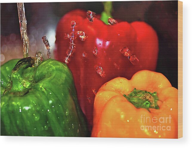 Photography Wood Print featuring the photograph Capsicum in the Wash by Kaye Menner