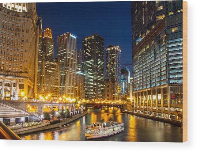 Chicago Wood Print featuring the photograph Chicago Magnificent Mile by Lev Kaytsner