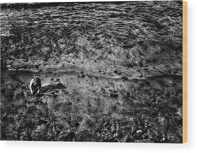 Maine Wood Print featuring the photograph Child Claming At Waning Tide by Roger Passman