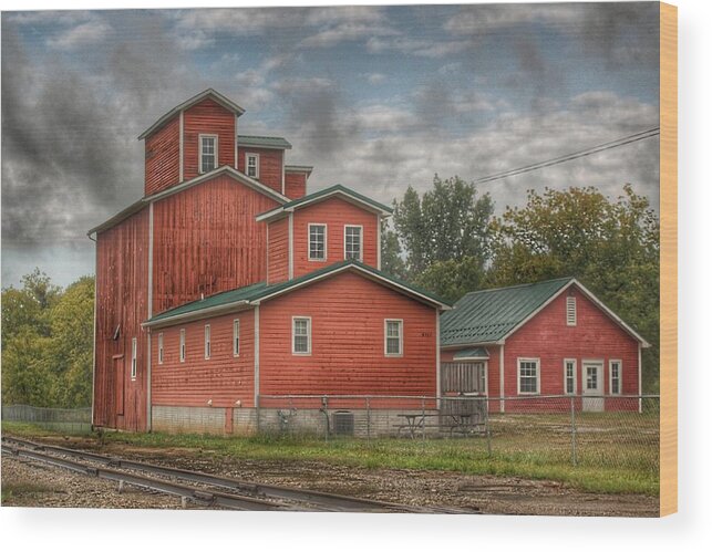 Railroad Wood Print featuring the photograph 2007 - Aside the Tracks in Clifford by Sheryl L Sutter