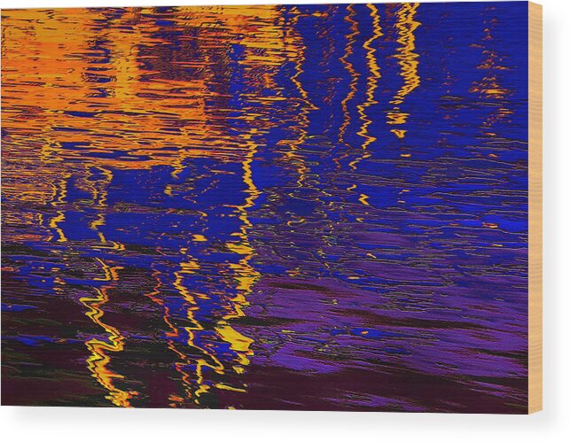 Abstract Wood Print featuring the digital art Colorful ripple effect by Danuta Bennett