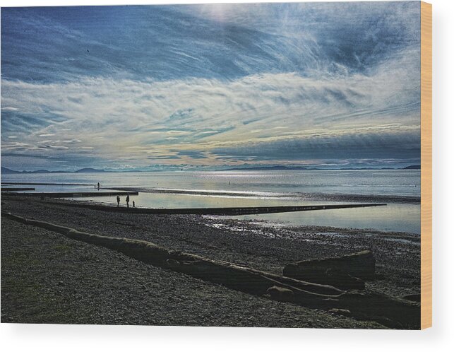 Crescent Beach Wood Print featuring the photograph Crescent Beach At Dusk by Lawrence Christopher