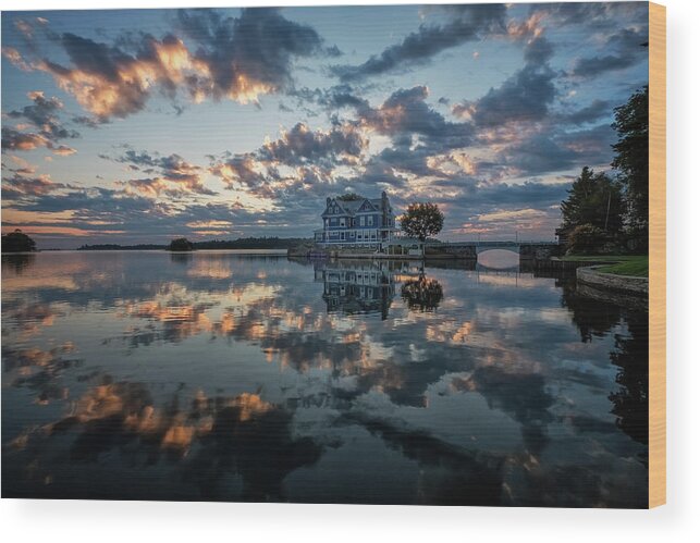 St Lawrence Seaway Wood Print featuring the photograph Dawn On The River by Tom Singleton