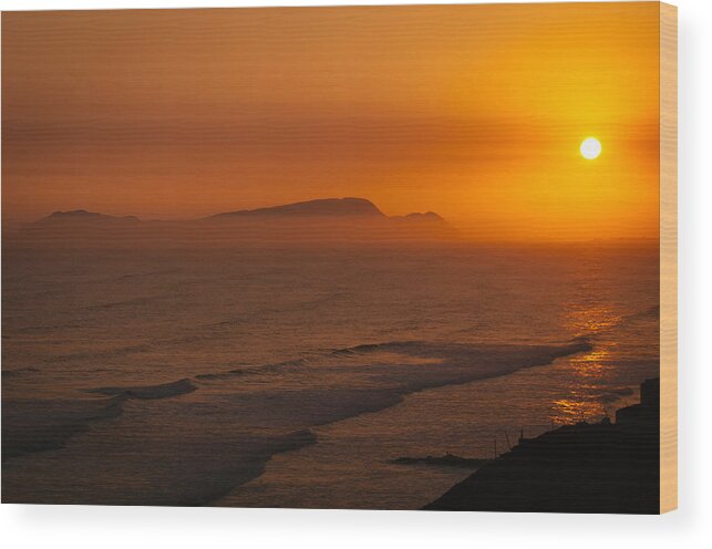 Sunset Wood Print featuring the photograph Day Is Done by Jose Vazquez