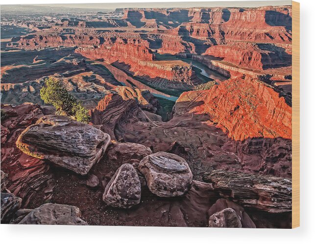 Dead Horse Point Wood Print featuring the photograph Dead Horse Point by Mike Stephens