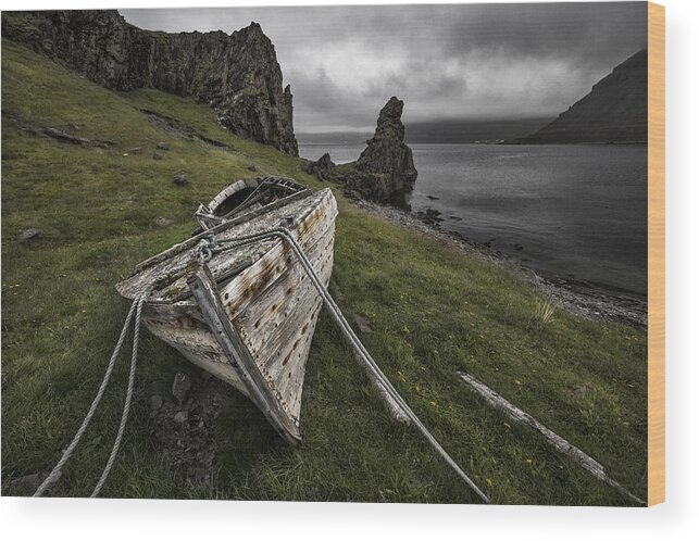 Landscape Wood Print featuring the photograph Decay by Bragi Ingibergsson -