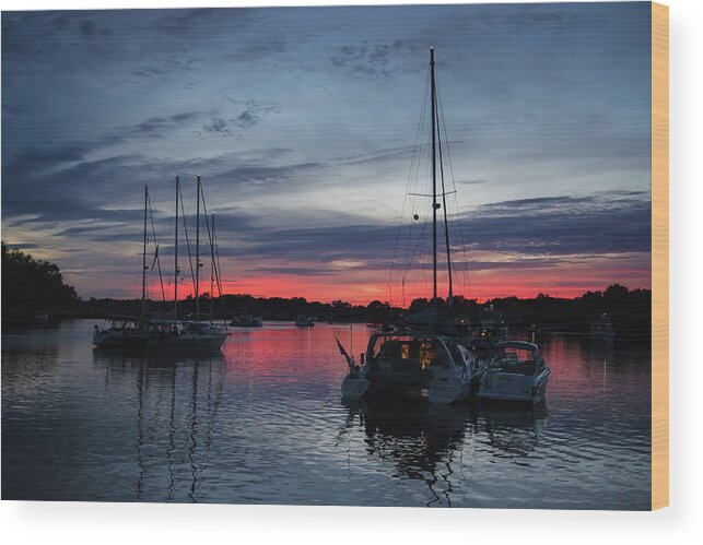 Eagles Cove Wood Print featuring the photograph Eagles Cove Sunset by Richard Macquade
