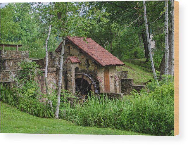 Wheel Wood Print featuring the photograph Eastern College - Water Mill by Bill Cannon