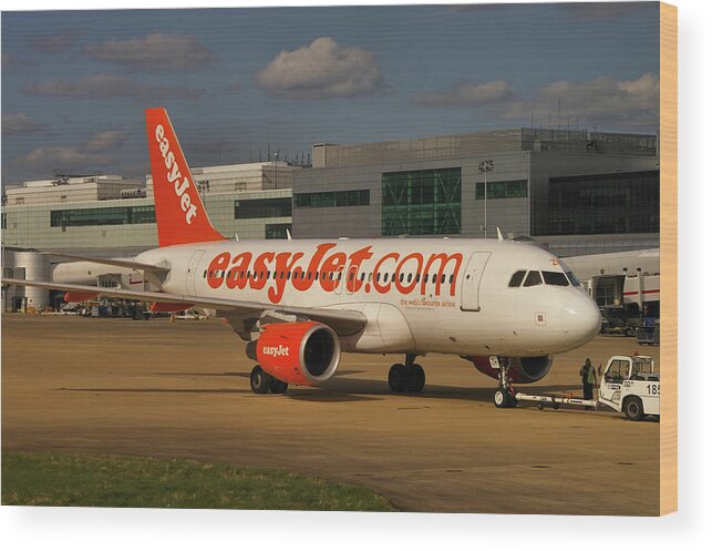 Easyjet Wood Print featuring the photograph Easyjet Airbus A319-111 by Tim Beach