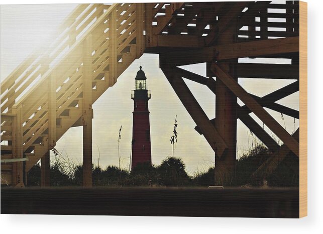 Lighthouse Wood Print featuring the photograph Emerosa by Carolyn Mickulas