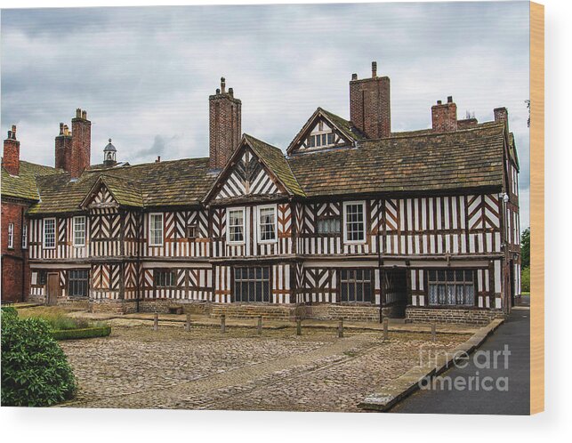 Historic Tudor Timbered Hall Wood Print featuring the photograph Historic Tudor Timbered Hall by Brenda Kean