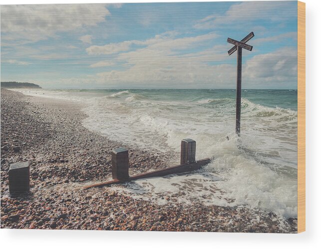 Scotland Wood Print featuring the photograph Findhorn Coast by Ray Devlin