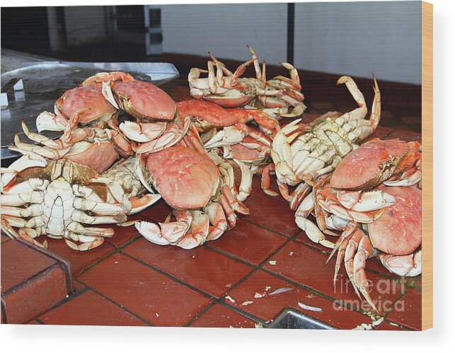 Wingsdomain Wood Print featuring the photograph Fresh Cooked Crabs At Fishermans Wharf San Francisco California 7D14459 by San Francisco
