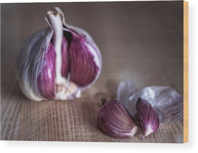 Aglio Wood Print featuring the photograph Garlic by Hernan Bua