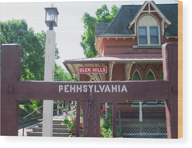 Glen Wood Print featuring the photograph Glen Mills Pennsylvania by Bill Cannon
