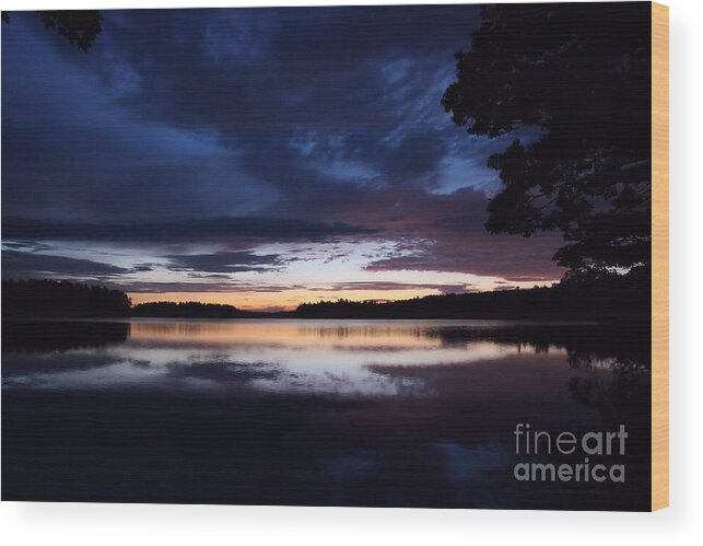 Landscape Wood Print featuring the photograph Greeting The Dawn by Sandra Huston