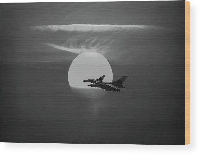 Tornado Gr1 Wood Print featuring the photograph Gulf War sunset departure BW version by Gary Eason