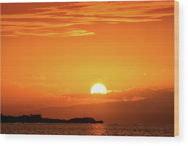 Hawaii Wood Print featuring the photograph Hawaiian Sunset by Marzena Grabczynska Lorenc