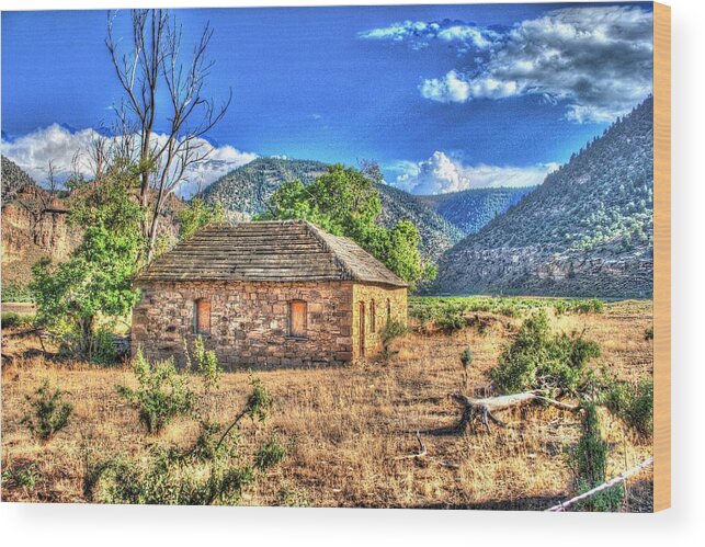 Pioneer Home Wood Print featuring the photograph Home on the range by John Johnson