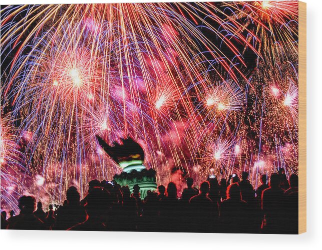 Fireworks Wood Print featuring the photograph July 4th Fireworks in Seattle by Hisao Mogi